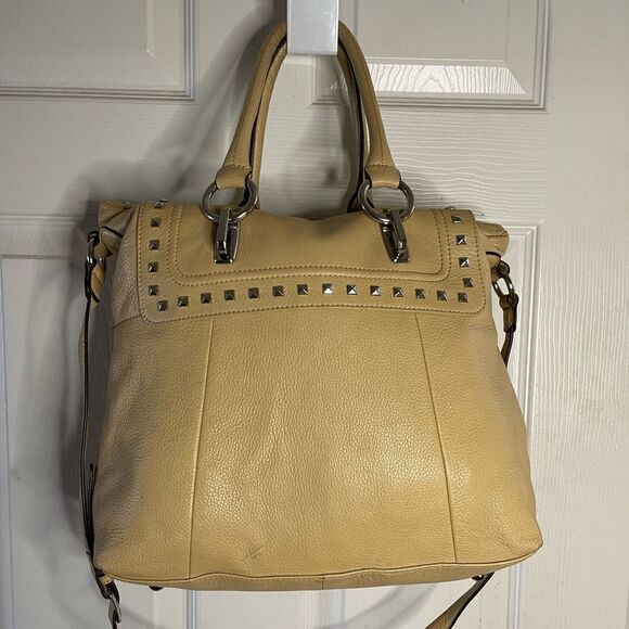 B Makowsky leather cream satchel/Shoulder bag silver tone studs accent - Picture 1 of 14